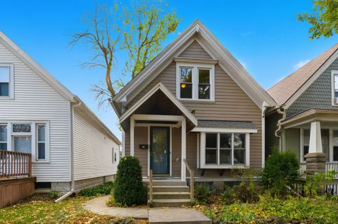 Photo of 417 E Euclid Ave, Milwaukee, WI 53207 (MLS # 1942518)