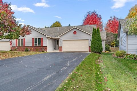 Photo of 1403 Carriage Dr, West Bend, WI 53095 (MLS # 1941530)