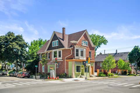 Photo of 800 E Locust St, Milwaukee, WI 53212 (MLS # 1969091)