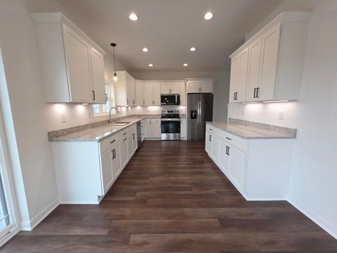 Photo of 1876 Shyanne Ct, Hartford, WI 53027 (MLS # 1956957)