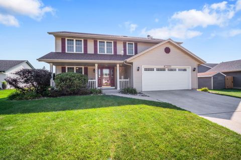 Photo of 10384 S Katie Dr, Oak Creek, WI 53154 (MLS # 1930586)