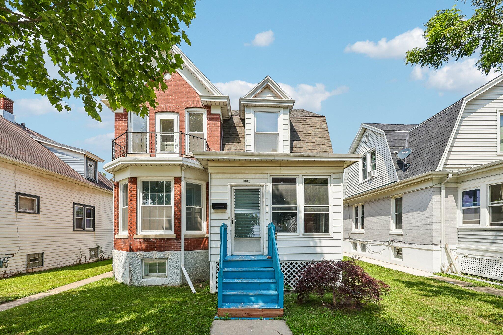 1-web-or-mls-1646 Thurston Ave Lower Uni