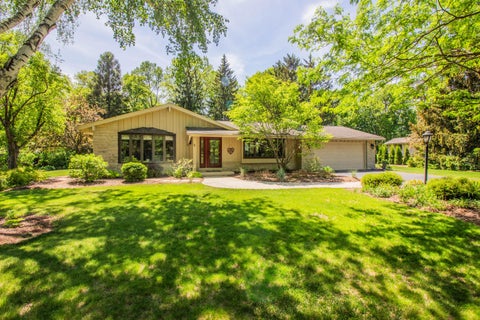 Photo of 7387 Glencoe Dr, Cedarburg, WI 53012 (MLS # 1964767)