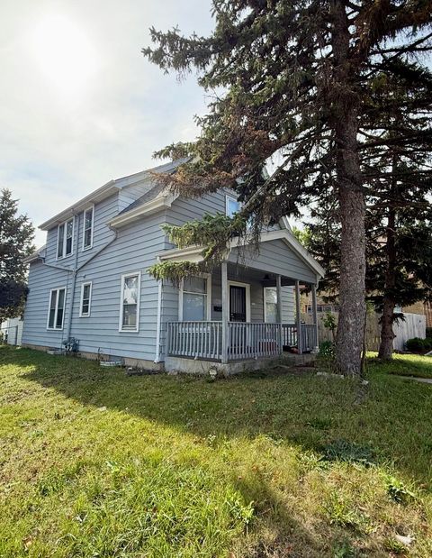 Photo of 4003 W Hampton Ave, Milwaukee, WI 53209 (MLS # 1959677)