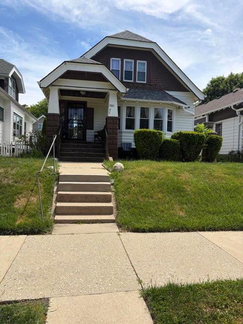 Photo of 3822 N 25th St, Milwaukee, WI 53206 (MLS # 1966341)
