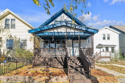 Photo of 1330 W Scott St, Milwaukee, WI 53204 (MLS # 1941083)