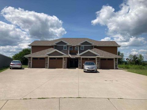 Photo of 3808 Sunnyside Dr W, La Crosse, WI 54601 (MLS # 1955800)