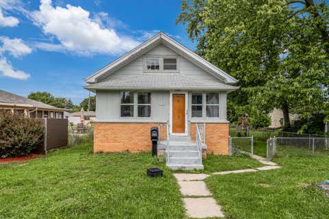 Photo of 2436 E Whittaker Ave, Saint Francis, WI 53235 (MLS # 1976860)