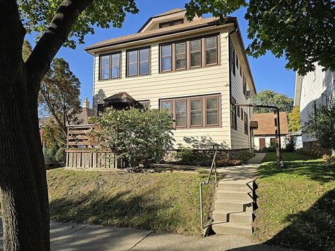 Photo of 2220 E Vollmer Ave, Milwaukee, WI 53207 (MLS # 1984744)