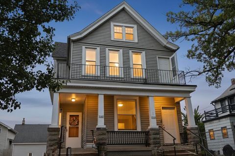 Photo of 3107-3109 W Scott St, Milwaukee, WI 53215 (MLS # 1941544)