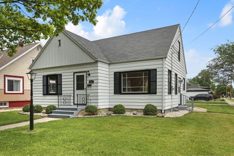 Photo of 5237 35th Ave, Kenosha, WI 53144 (MLS # 1966638)