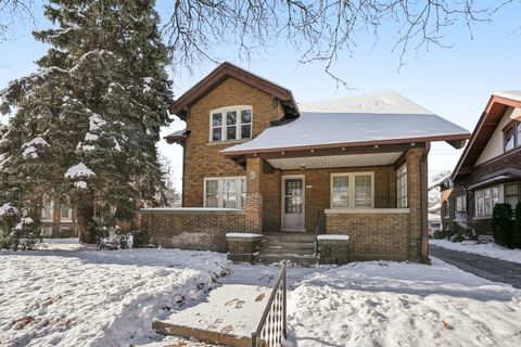 Photo of 1311 S Layton Blvd, Milwaukee, WI 53215 (MLS # 1944591)
