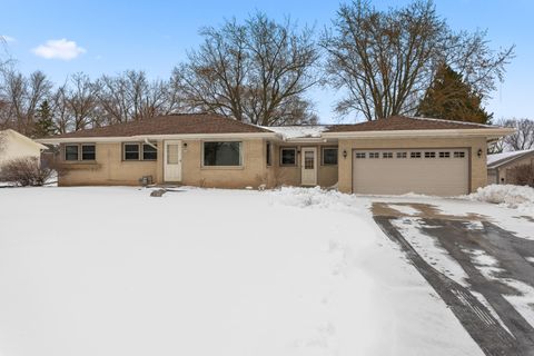 Photo of 3756 S 124th St, Greenfield, WI 53228 (MLS # 1954653)