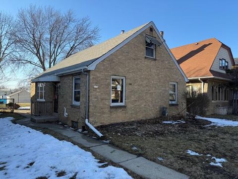 Photo of 4175 N 22nd St, Milwaukee, WI 53209 (MLS # 1950524)