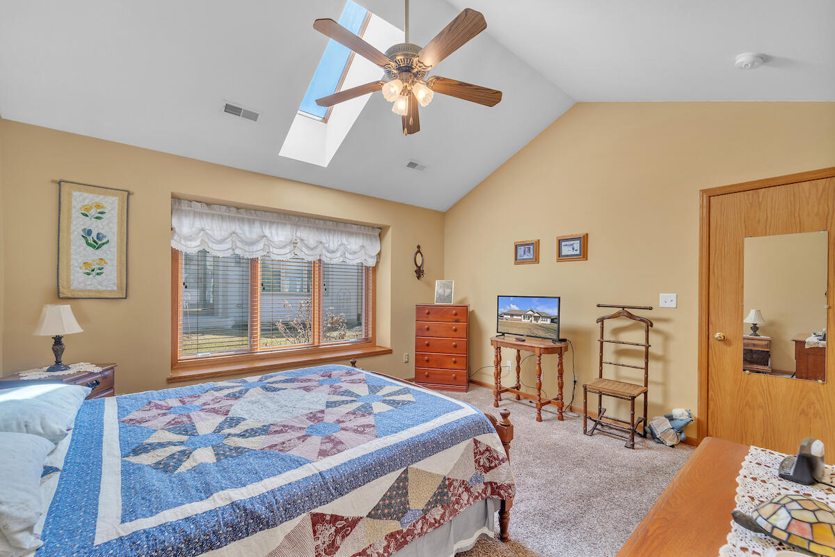 Jackson, Wisconsin 53037, United States, 2 Bedrooms Bedrooms, ,2 BathroomsBathrooms,Residential,Active,98009