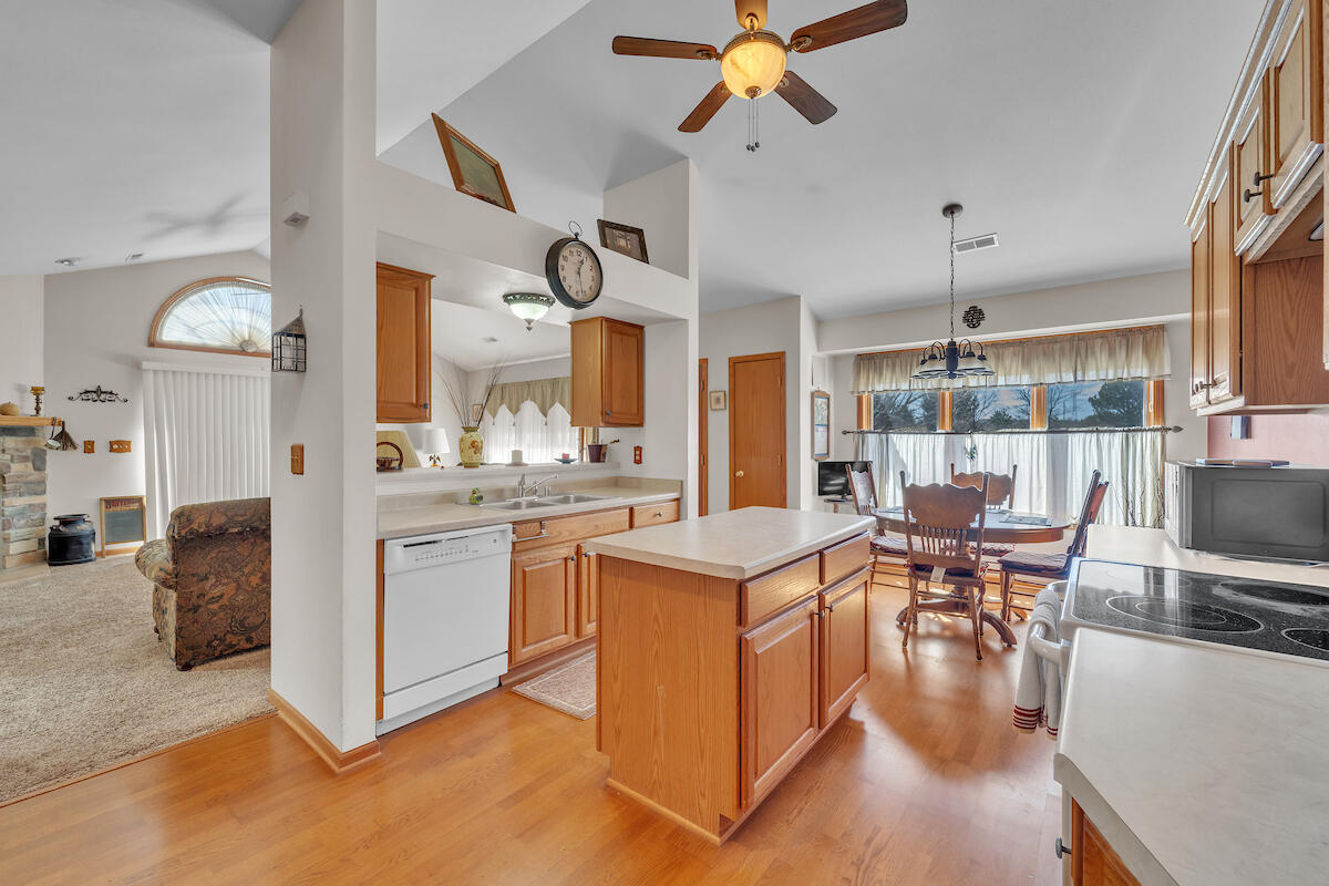 Jackson, Wisconsin 53037, United States, 2 Bedrooms Bedrooms, ,2 BathroomsBathrooms,Residential,Active,98009