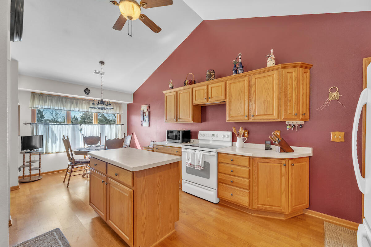 Jackson, Wisconsin 53037, United States, 2 Bedrooms Bedrooms, ,2 BathroomsBathrooms,Residential,Active,98009