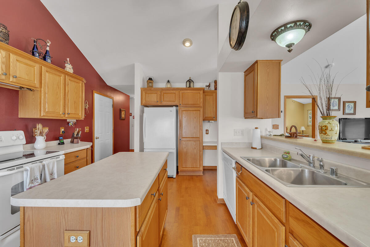 Jackson, Wisconsin 53037, United States, 2 Bedrooms Bedrooms, ,2 BathroomsBathrooms,Residential,Active,98009