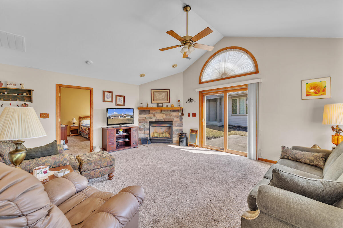 Jackson, Wisconsin 53037, United States, 2 Bedrooms Bedrooms, ,2 BathroomsBathrooms,Residential,Active,98009