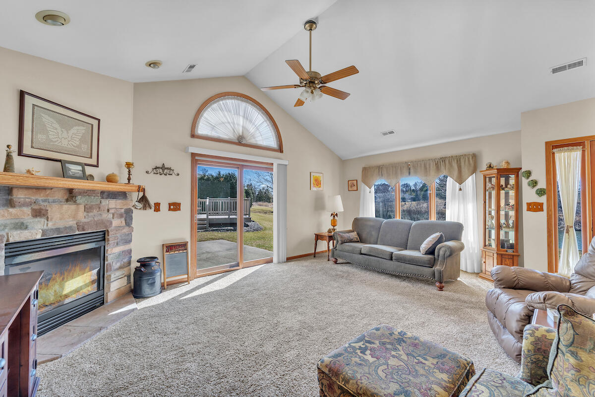 Jackson, Wisconsin 53037, United States, 2 Bedrooms Bedrooms, ,2 BathroomsBathrooms,Residential,Active,98009