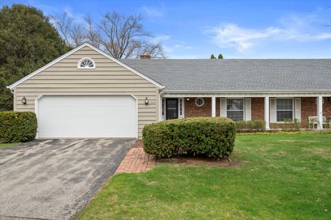 934 W Shaker Cir, Mequon, WI 53092 - #: 1913515