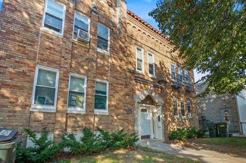 Photo of 2237 N Hubbard St, Milwaukee, WI 53212 (MLS # 1938554)