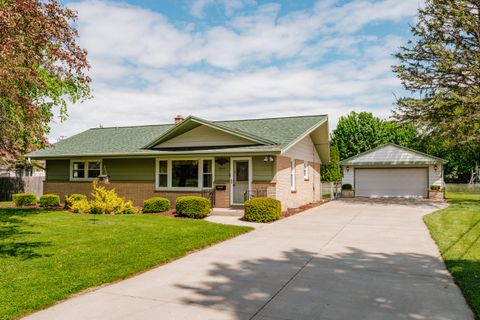 Photo of 3222 Yorktown St, Caledonia, WI 53404 (MLS # 1963604)