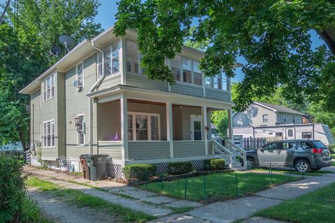 Photo of 310 E Washington St, Delavan, WI 53115 (MLS # 1939476)