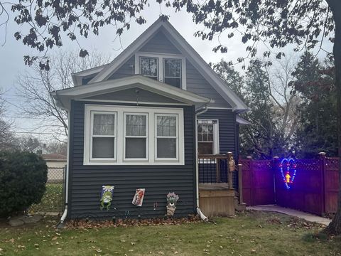 Photo of 5634 N 37th St, Milwaukee, WI 53209 (MLS # 1943897)