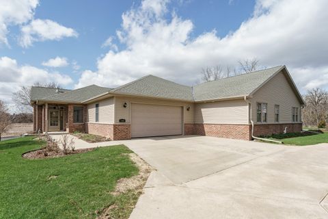 Photo of 1568 East Gate Dr, Watertown, WI 53094 (MLS # 1956856)