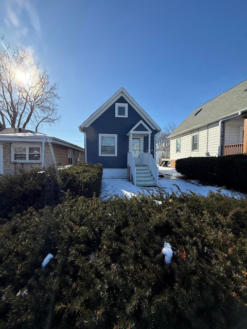 Photo of 3867 E Pulaski Ave, Cudahy, WI 53110 (MLS # 1949756)