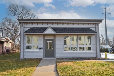 Photo of 122 S Webster St, Port Washington, WI 53074 (MLS # 1956311)