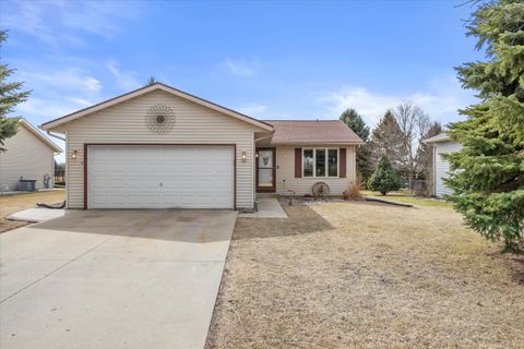 Photo of 531 Foxtail Dr, Hartford, WI 53027 (MLS # 1913630)