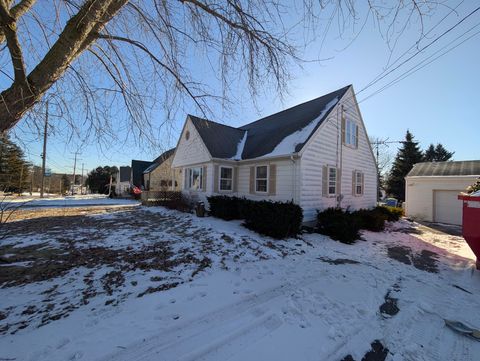 Photo of 809 Fredonia Ave, Fredonia, WI 53021 (MLS # 1948914)