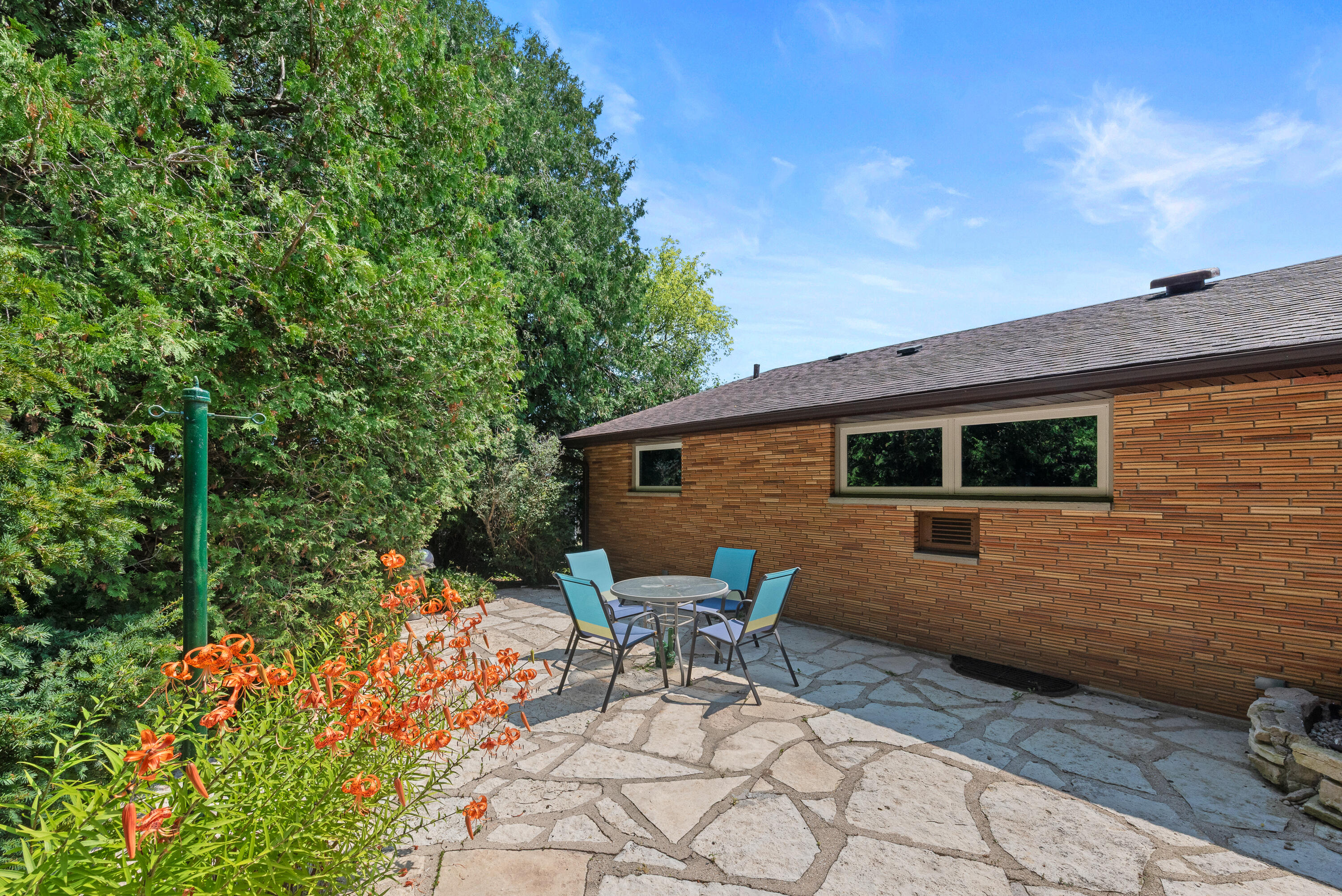 Fredonia, Wisconsin 53021, United States, 4 Bedrooms Bedrooms, ,3 BathroomsBathrooms,Residential,Pending,188563