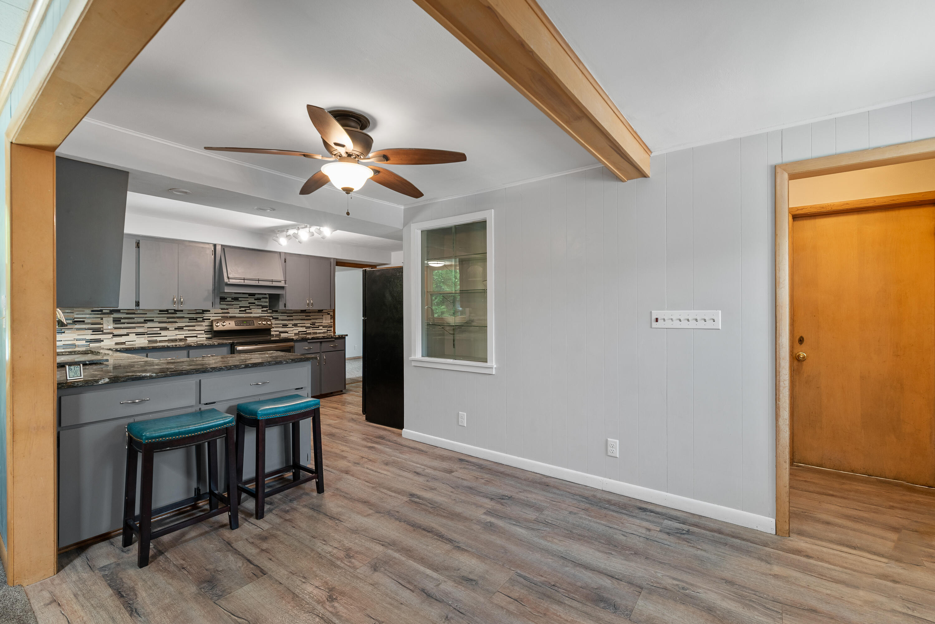 Fredonia, Wisconsin 53021, United States, 4 Bedrooms Bedrooms, ,3 BathroomsBathrooms,Residential,Pending,188563