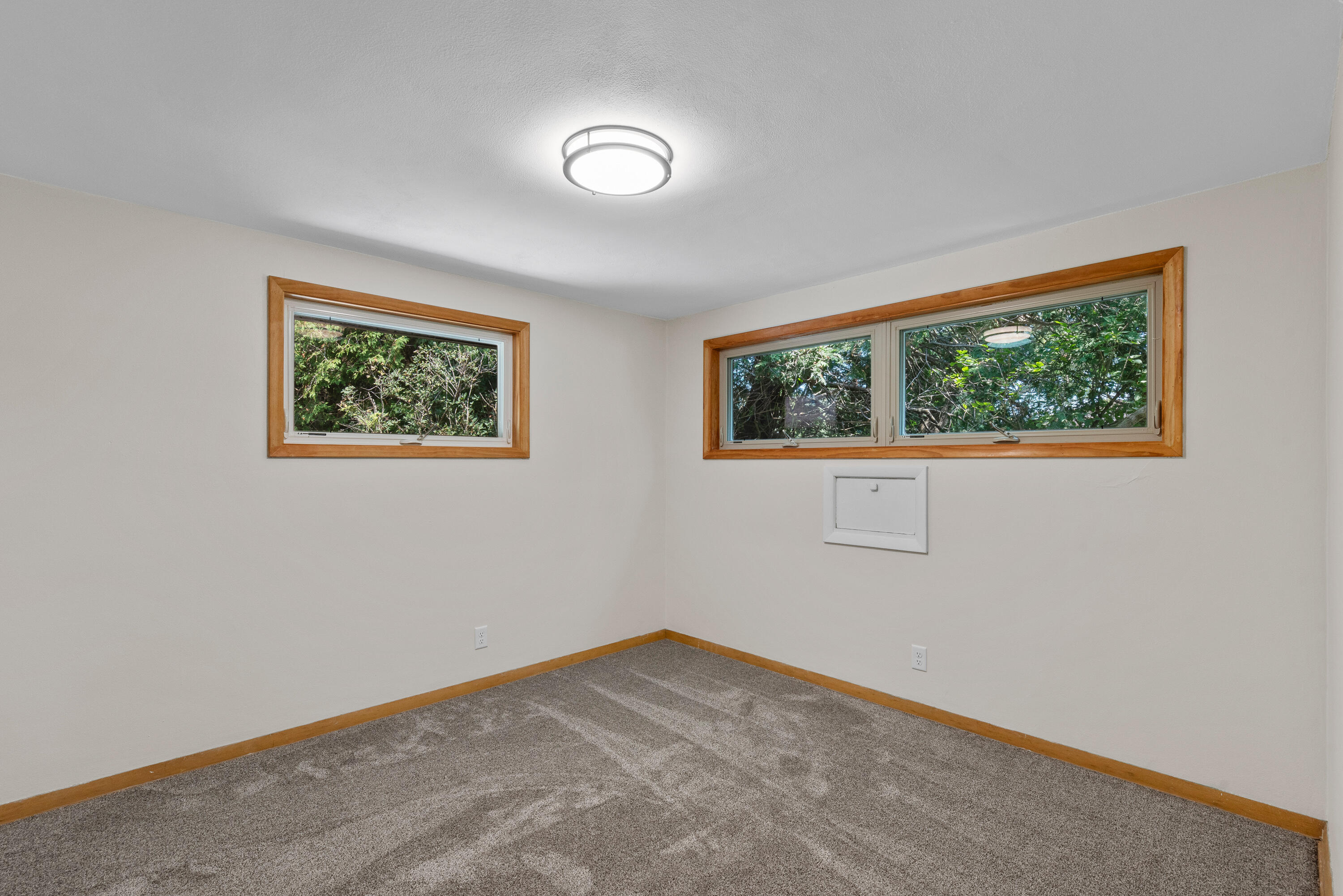 Fredonia, Wisconsin 53021, United States, 4 Bedrooms Bedrooms, ,3 BathroomsBathrooms,Residential,Pending,188563