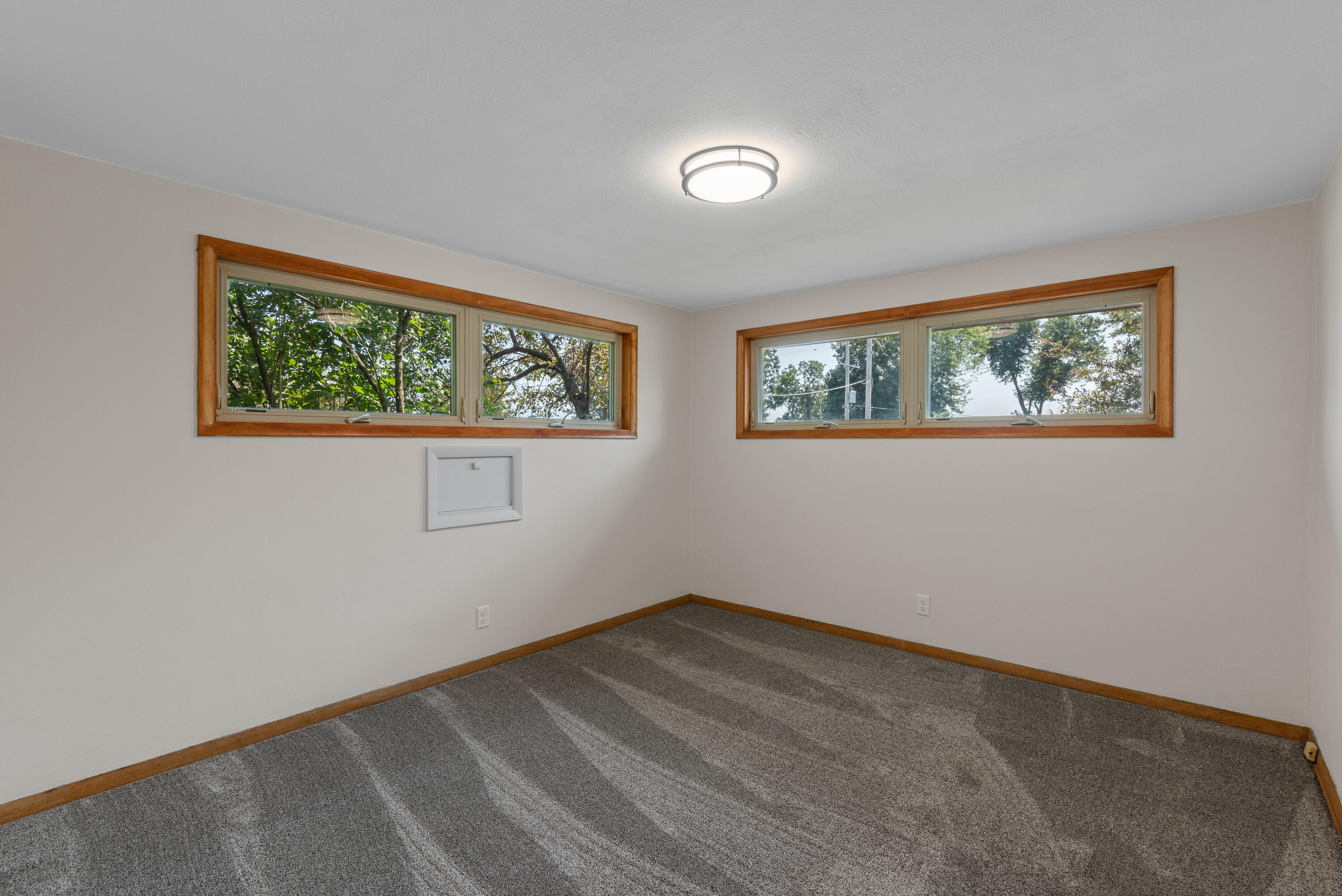 Fredonia, Wisconsin 53021, United States, 4 Bedrooms Bedrooms, ,3 BathroomsBathrooms,Residential,Pending,188563