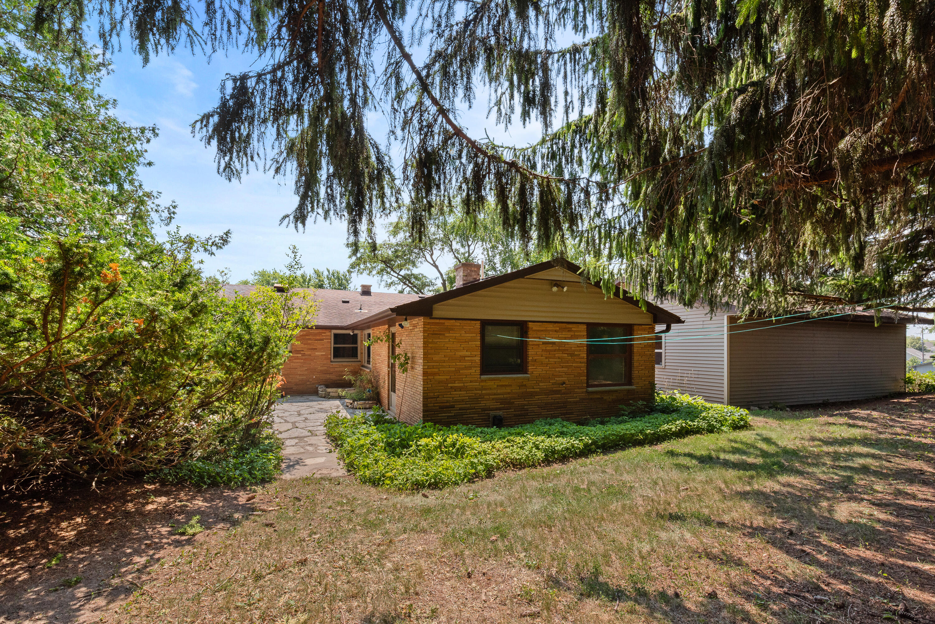 Fredonia, Wisconsin 53021, United States, 4 Bedrooms Bedrooms, ,3 BathroomsBathrooms,Residential,Pending,188563