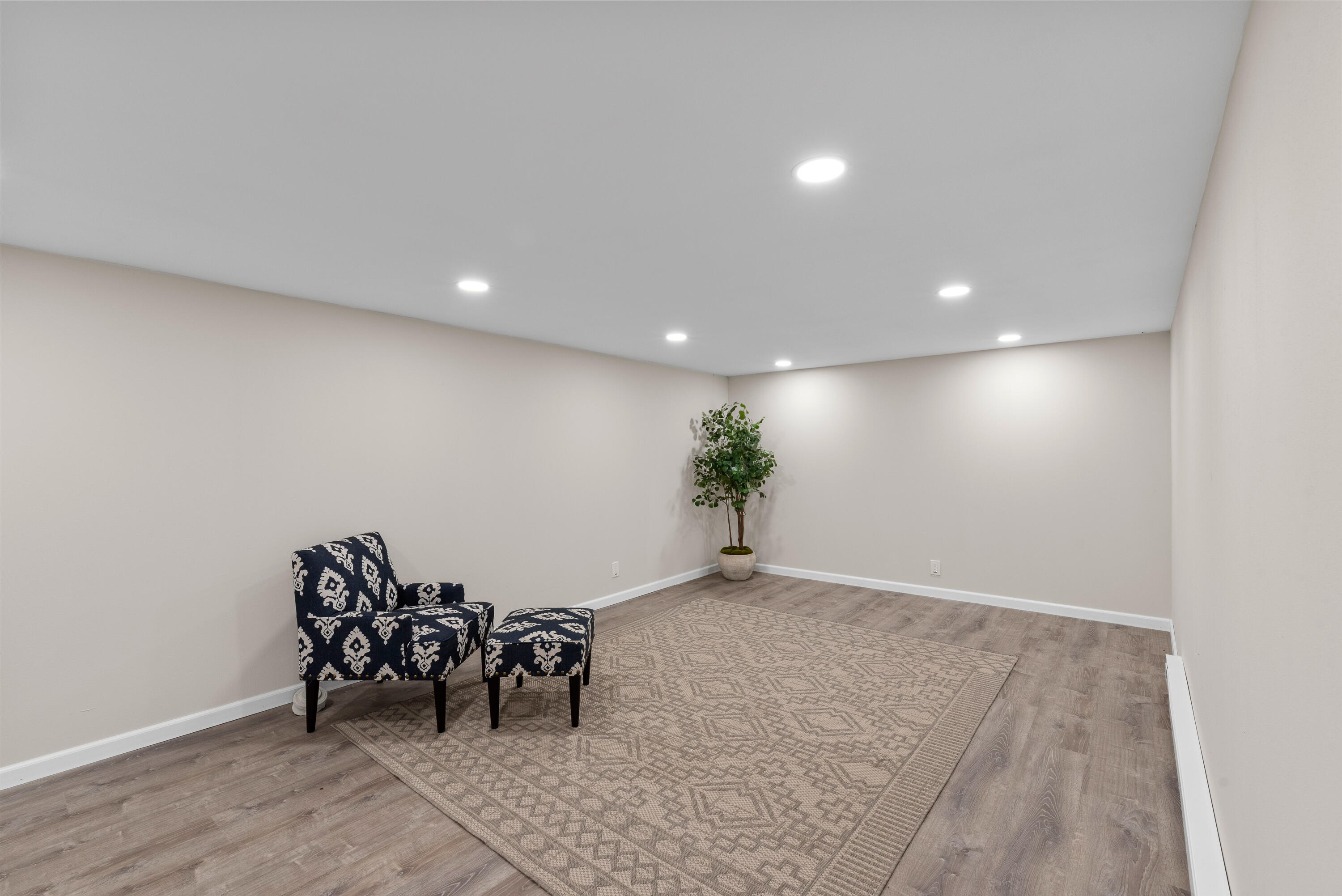 Fredonia, Wisconsin 53021, United States, 4 Bedrooms Bedrooms, ,3 BathroomsBathrooms,Residential,Pending,188563