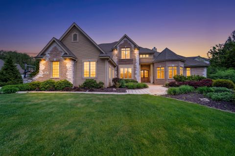 Photo of N52W21378 Golfview Dr, Menomonee Falls, WI 53051 (MLS # 1963701)