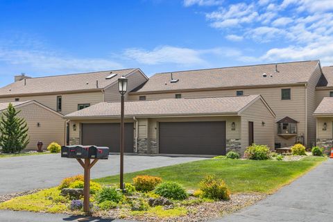 Photo of 3328 Bayside Ct, La Crosse, WI 54601 (MLS # 1962720)