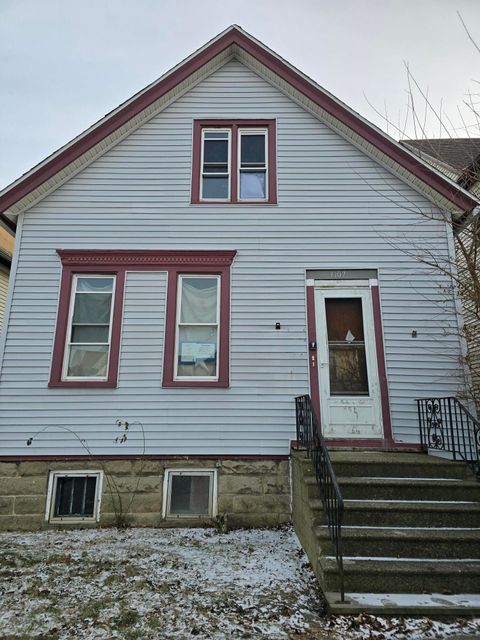 Photo of 3107 W Madison St, Milwaukee, WI 53215 (MLS # 1903648)
