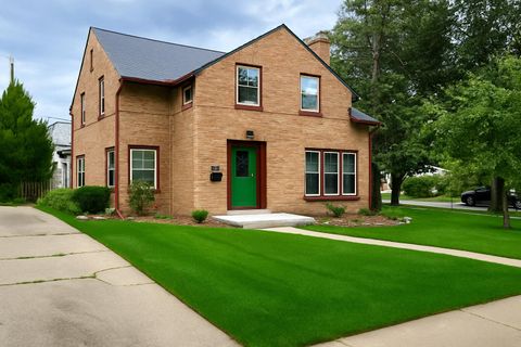 Photo of 8302 Currie Ave, Wauwatosa, WI 53213 (MLS # 1934783)
