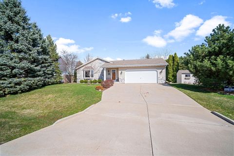 Photo of 8070 S Long Meadow Dr, Oak Creek, WI 53154 (MLS # 1927690)