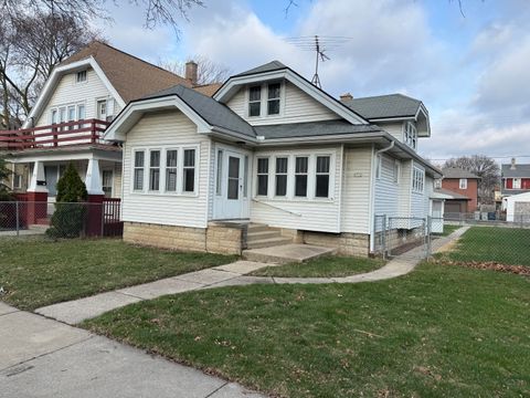 Photo of 2772 N 52nd St, Milwaukee, WI 53210 (MLS # 1956894)