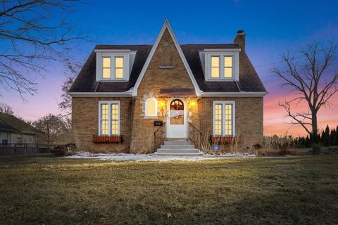 Photo of 715 E College Ave, Waukesha, WI 53186 (MLS # 1952509)