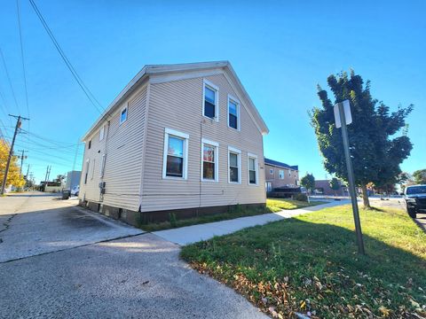 Photo of 1313 N 11th St, Sheboygan, WI 53081 (MLS # 1940661) Photo of 1313 N 11th St, Sheboygan, WI 53081 (MLS # 1940661)