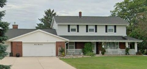 Photo of N52W35511 W Lake Dr, Oconomowoc, WI 53066 (MLS # 1957618)