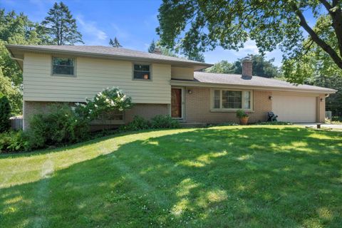 Photo of 11630 N Riverland Rd, Mequon, WI 53092 (MLS # 1930874)